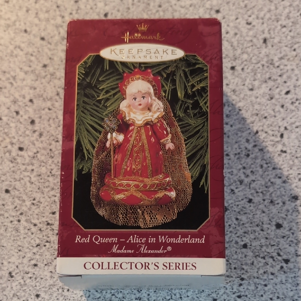 Hallmark Keepsake 1999  Ornament Featuring The Red Queen Alice in Wonderland